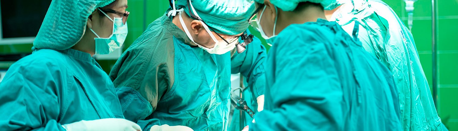 Atención médica personalizada en quirófano de Policlínica Comarcal del Vendrell